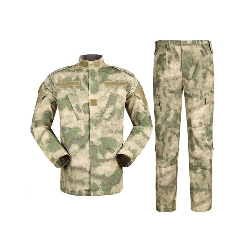 Ropa militar